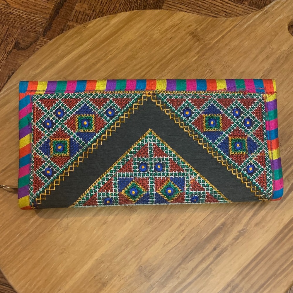 Cultural Clutch 🔵🟣🔴🟠🟡🟢⚫️🔺🔻
